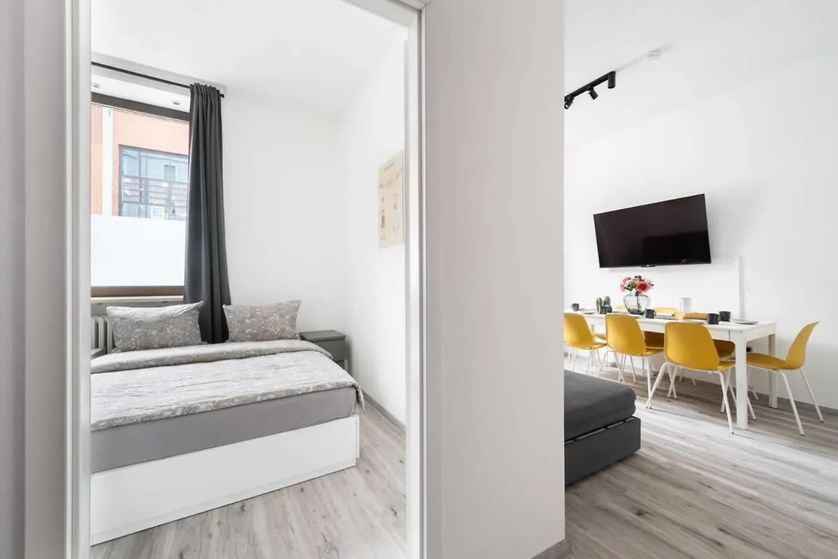 90M2 Fuer Bis Zu 12 Personen - Muenchen Innenstadt 0*, Munich Germany